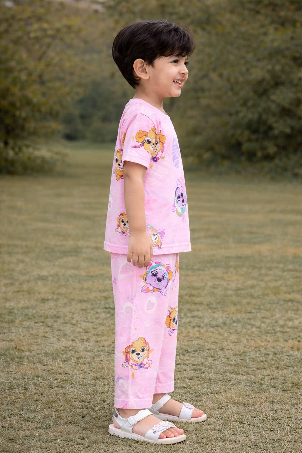 Unisex Kids Pink Outfit – Cute & Comfortable Wear