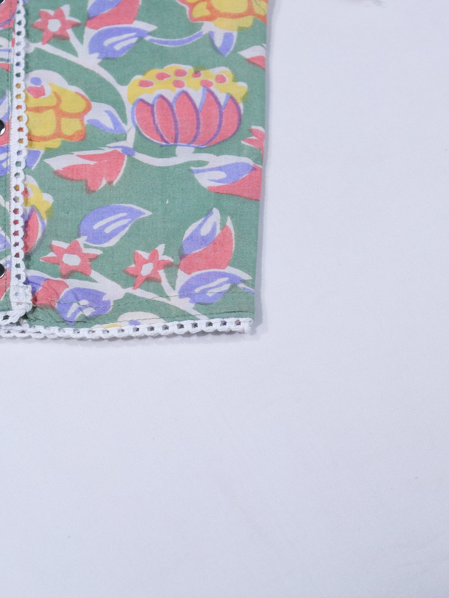 Sage Bloom – Premium Newborn Cotton Dress & Bonnet Set