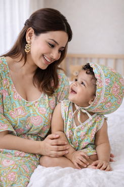Pink Nursing Kaftan & Jaipur Floral Baby Outfit